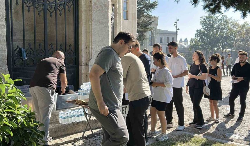 İstanbul'da KPSS Sınavı Başladı: Adaylar Okullarda Yerini Aldı