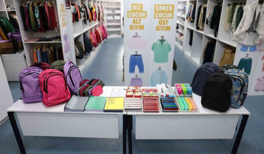 Küçükçekmece Belediyesi'nden Öğrencilere İhtiyaç Desteği