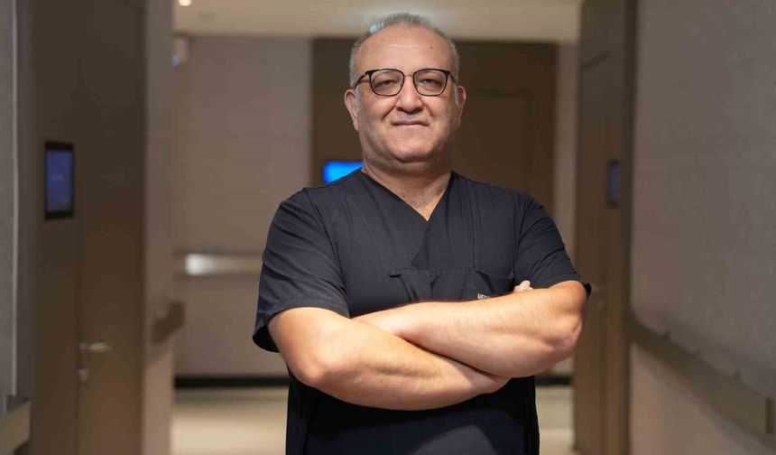 Kuşak Şeklinde Sırta Vuran Ağrılar Pankreatit Belirtisi Olabilir