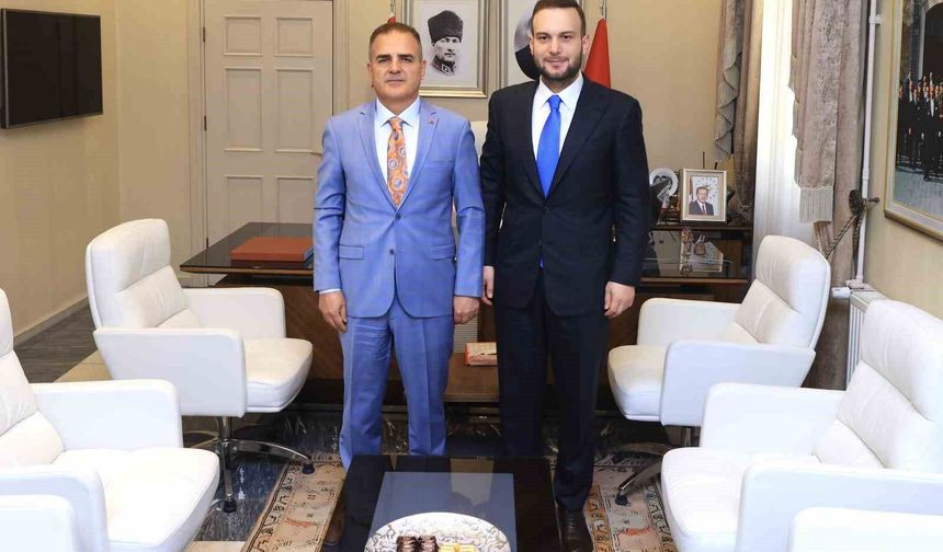 Sıfır Atık Vakfı Başkanı Samed Ağırbaş, Muğla Valisi Dr. İdris Akbıyık'ı Ziyaret Etti