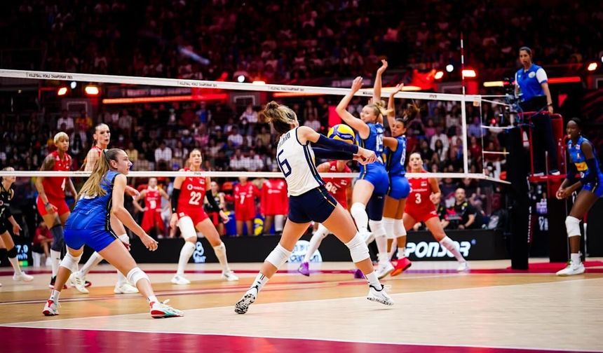 Türkiye-İtalya voleybol maçı hangi kanalda, saat kaçta? Filenin Sultanları Avrupa şampiyonluğu için sahada