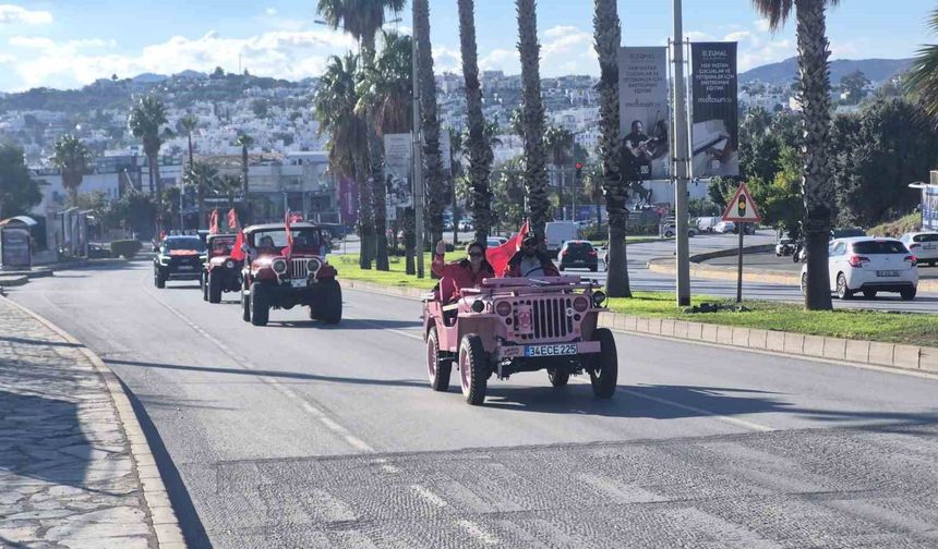 Bodrum'da Cumhuriyet Bayramı'nda araç konvoyu düzenlendi