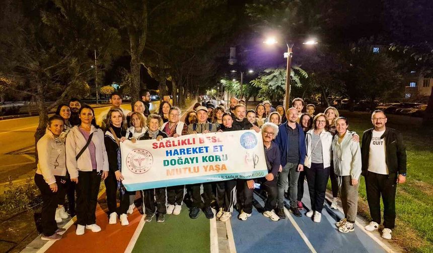 Dünya Kalp Günü'nde Sağlıkçılardan 'Sağlıklı Yaşam' Yürüyüşü