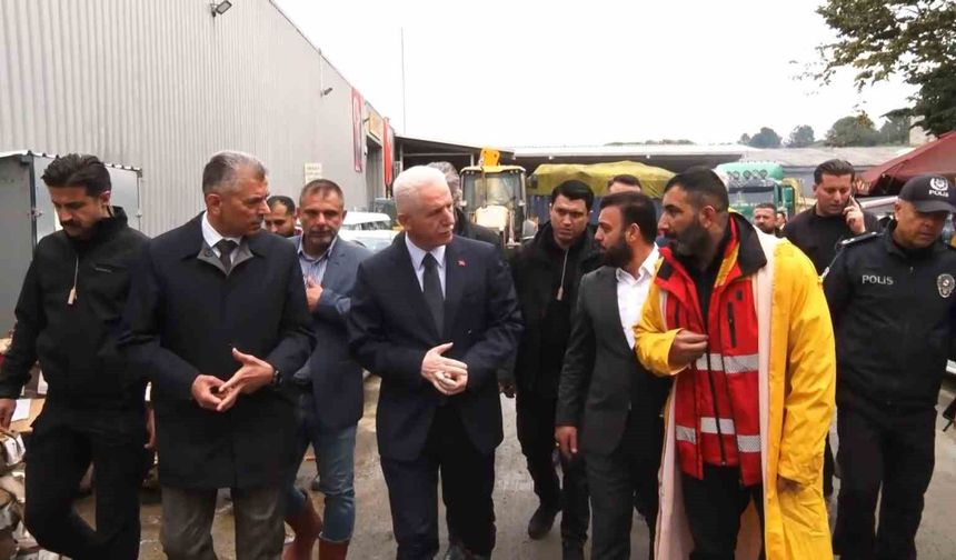 İstanbul Valisi Gül, Kemerburgaz'da selden etkilenenleri dinledi