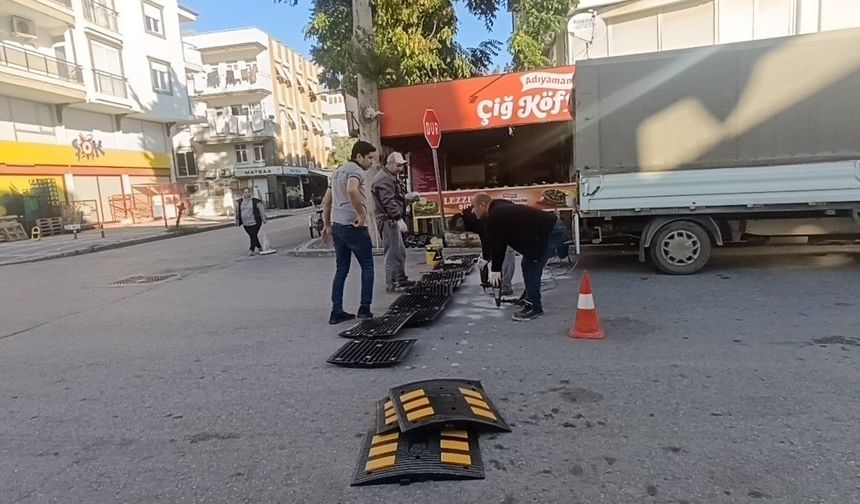 Manavgat'ta sık kazaların yaşandığı kavşağa hız kesici yapıldı