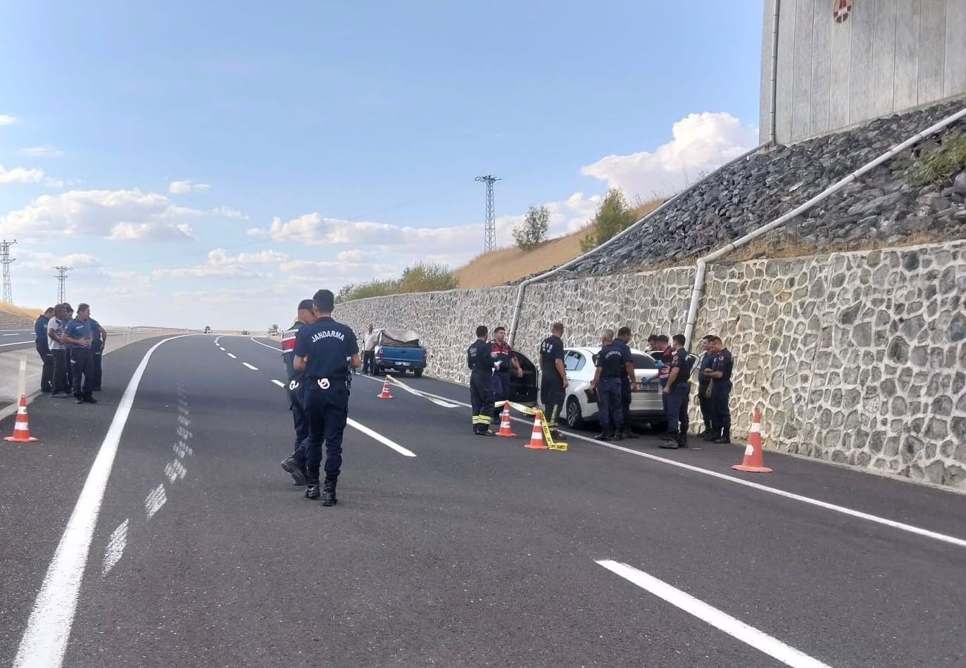 Hayrabolu'da Seyir Halindeki Araçta Silahlı Saldırı: 1 Kişi Hayatını Kaybetti