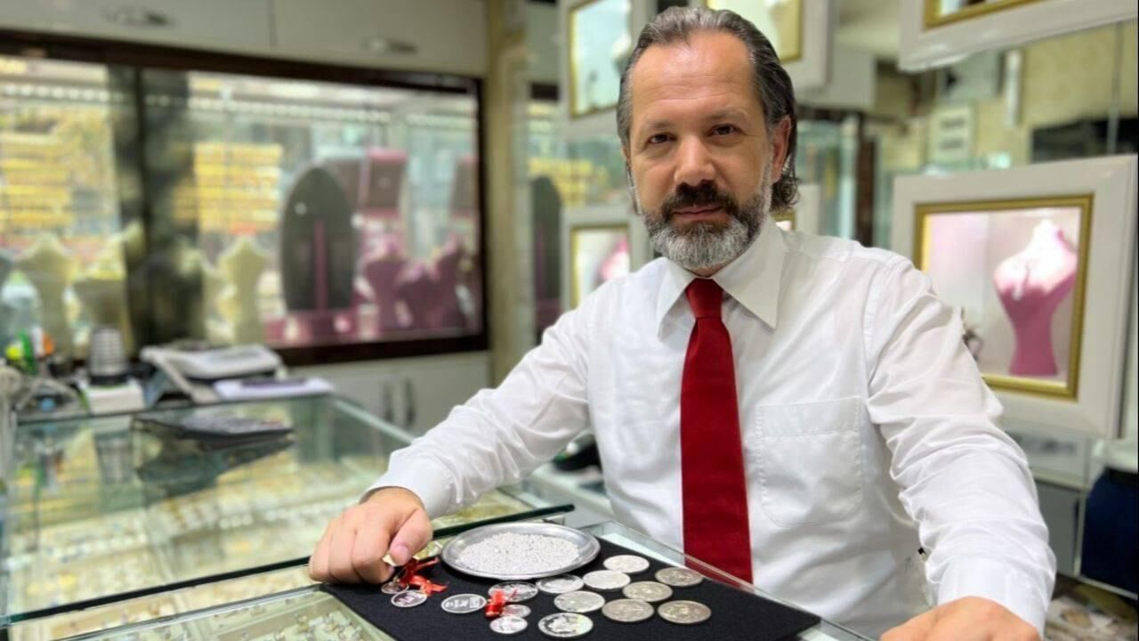 İslam Memiş altın yatırımcısını uyardı: 5 bin dolar için tarih verdi, gümüşte rakam şaşırttı
