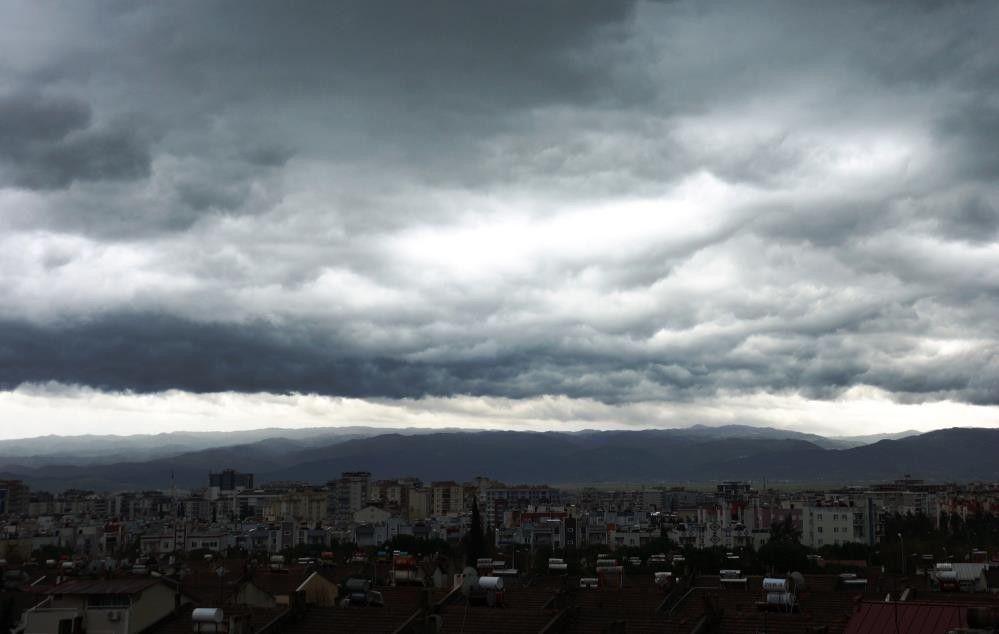 Aydın'da kuvvetli sağanak yağış için Meteoroloji uyarısı yapıldı