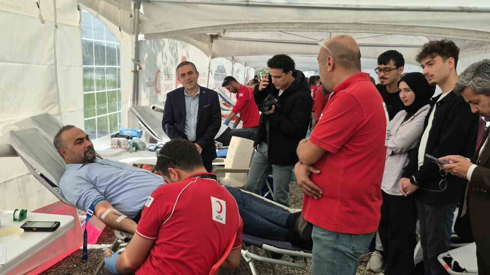 Bartın Üniversitesi'nde Kan Bağış Kampanyası: Hedef 1.453 Ünite
