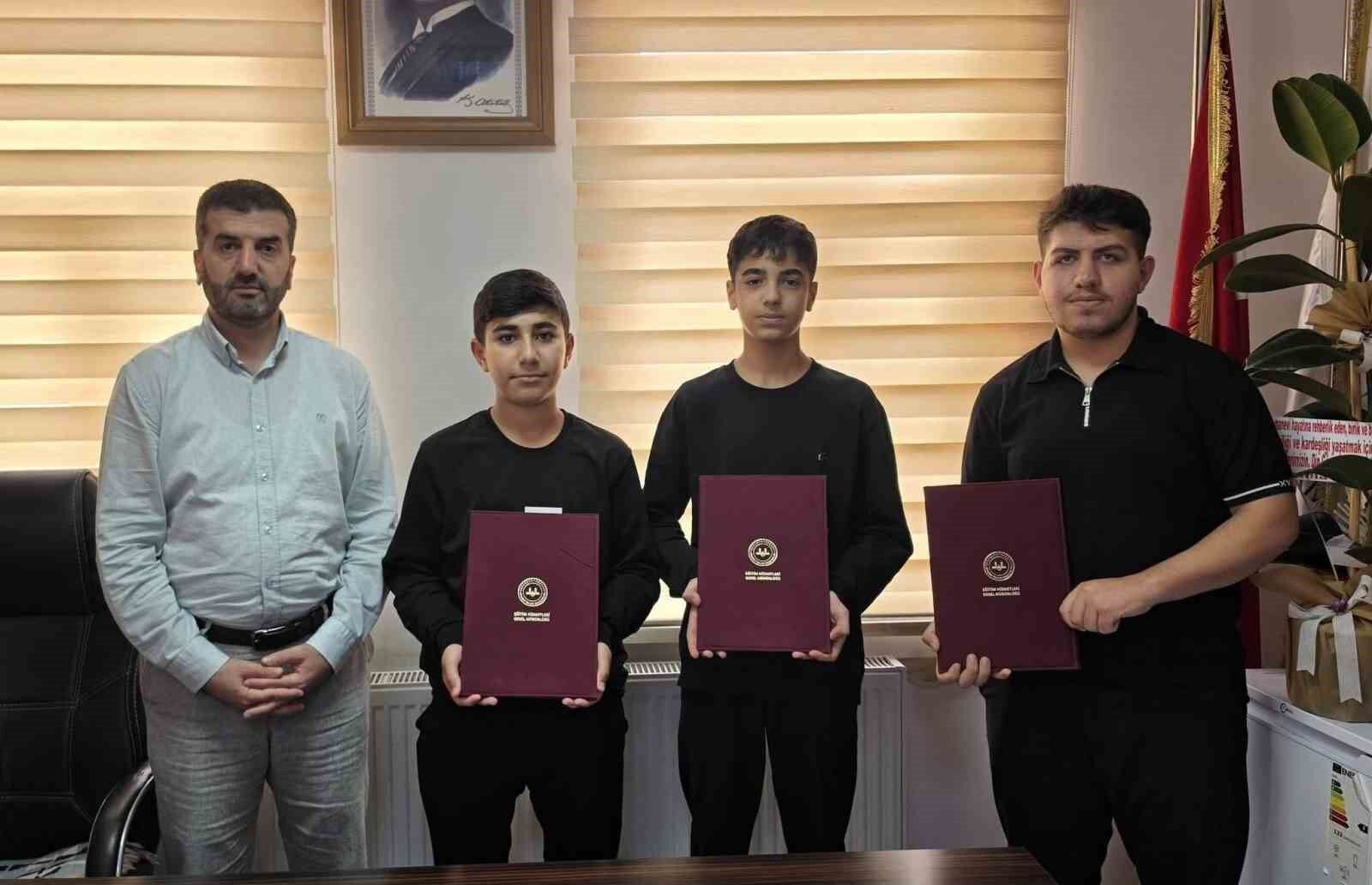Çermik'te Hafızlık Eğitimi Başarıyla Tamamlandı, Öğrencilere Belgeleri Takdim Edildi