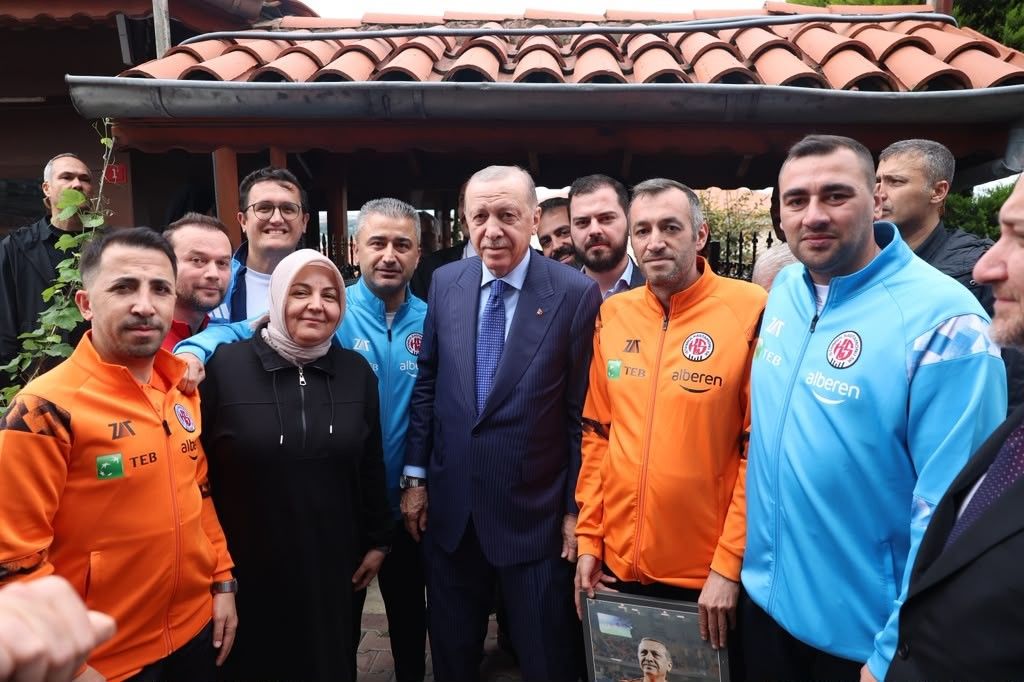 Cumhurbaşkanı Erdoğan, İstanbul Kastamonuspor yöneticilerini kabul etti