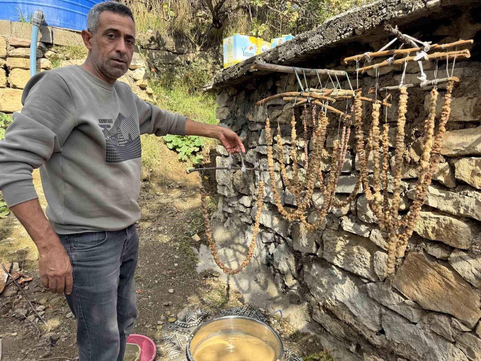 Diyarbakır'ın Çermik ilçesinde geleneksel bağ bozumu başladı