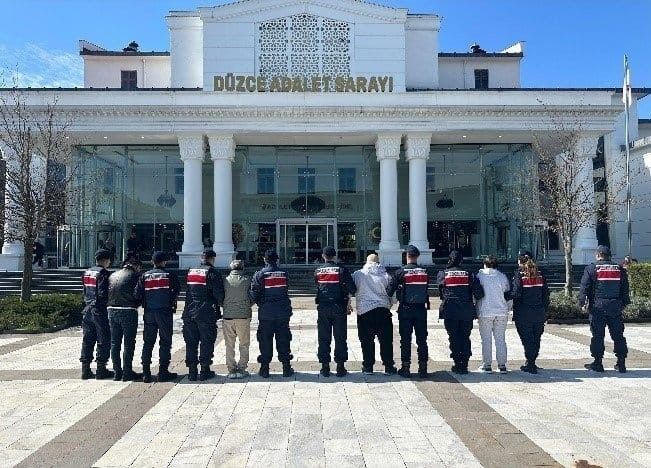 Düzce'de 12 bin 700 kişi sorgulandı, 45 aranan kişi yakalandı