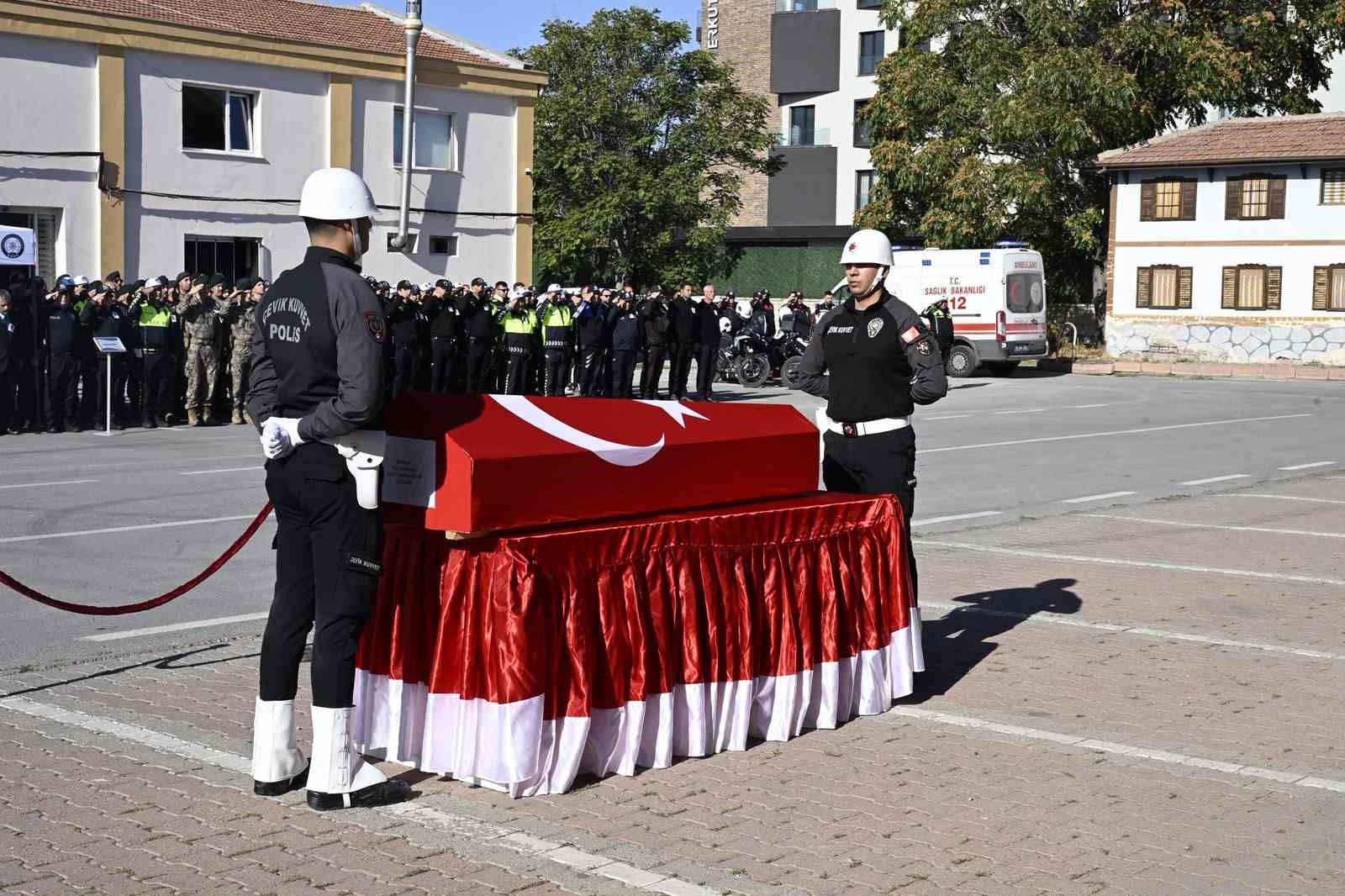 Kayseri'de kaza sonucu hayatını kaybeden polis memuruna veda
