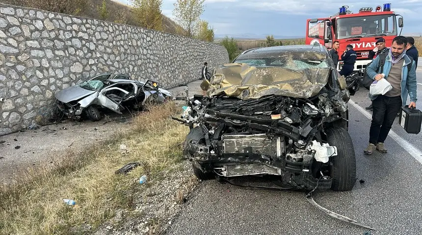 Çorum'da Otomobil ile Cip Çarpıştı: 4 Ölü, 2 Yaralı