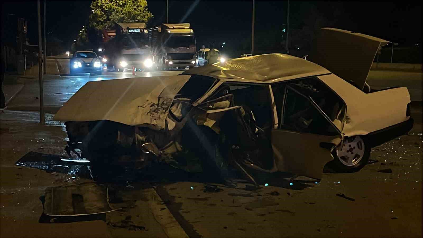 Konya'da iki otomobilin çarpışması sonucu 5 kişi yaralandı