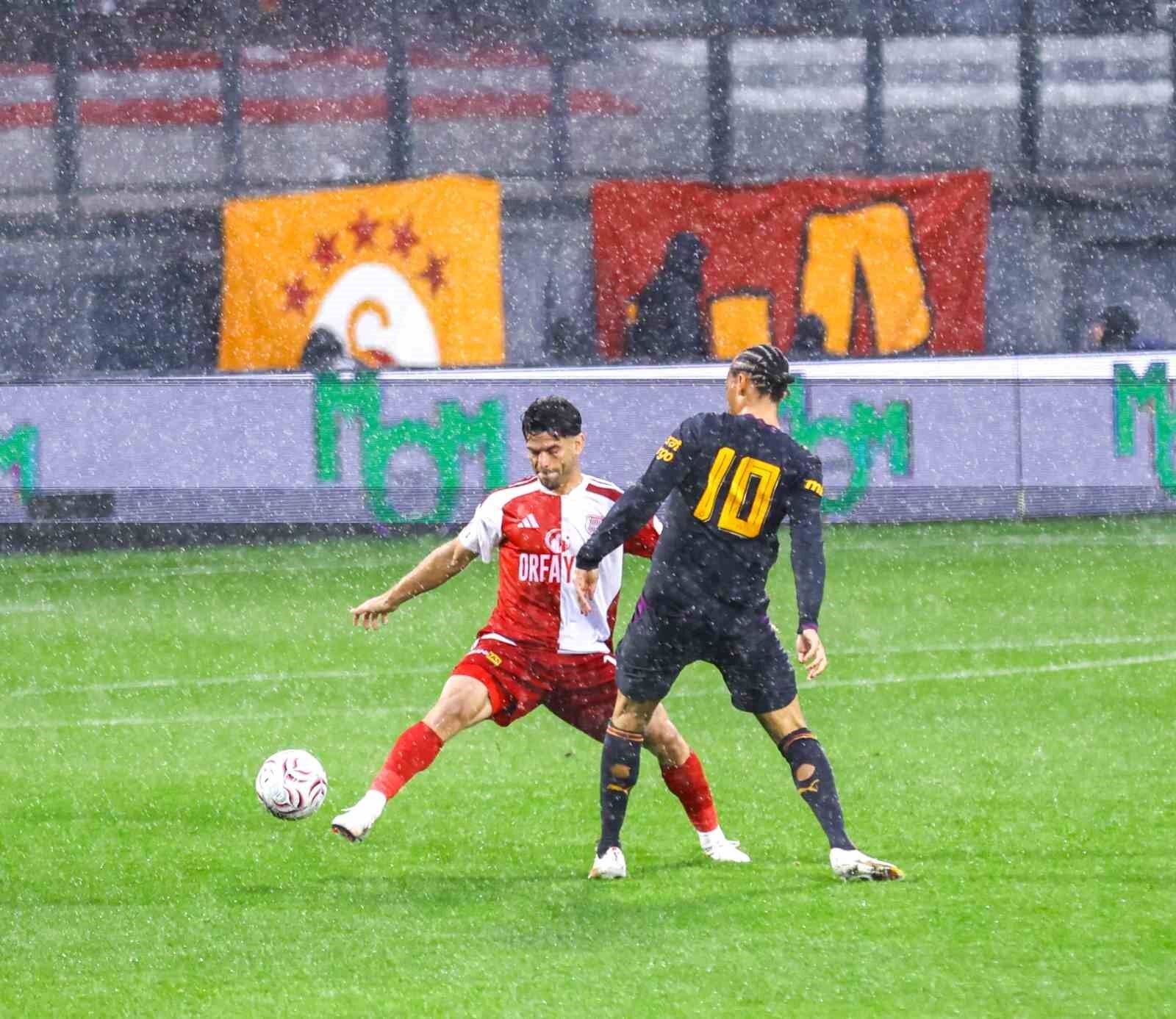 Pendikspor Galatasaray'ı Hazırlık Maçında Zorluyor: 1-0