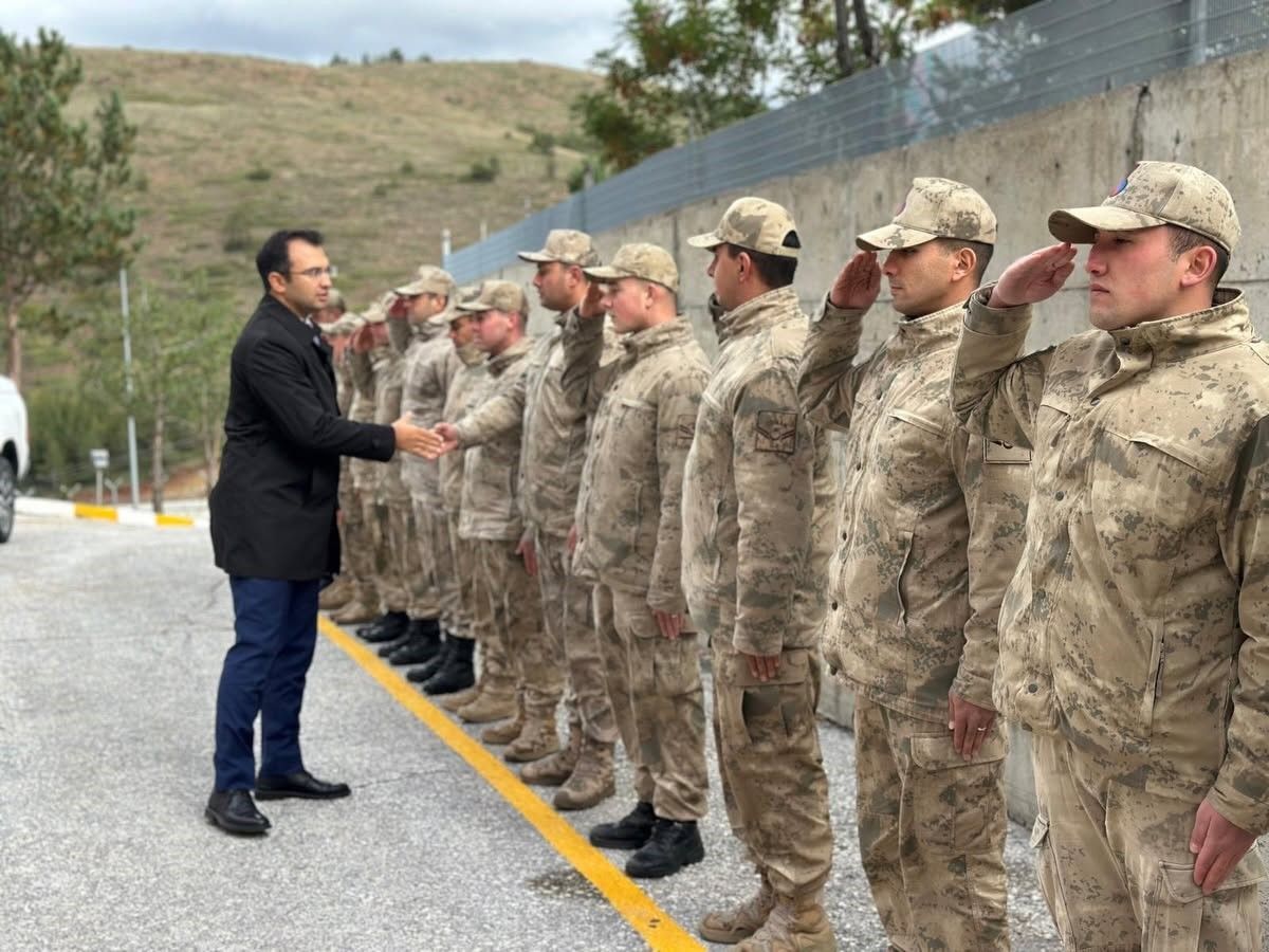 Refahiye Kaymakamı Taşkıran'dan Jandarma Karakoluna Önemli Ziyaret