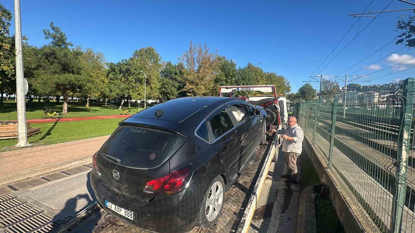 Samsun'da Otomobil ve Motosiklet Çarpıştı: İki Yaralı
