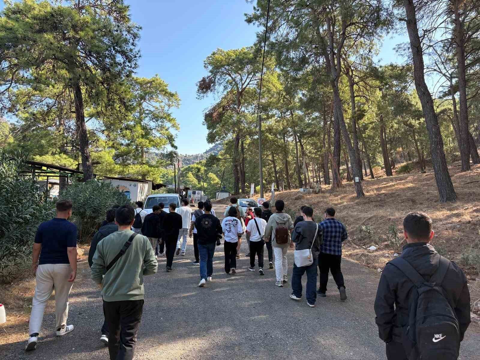 Yeni Öğrenciler Muğla'nın Güzelliklerini 'Gelin Tanış Olalım' Projesiyle Keşfetti